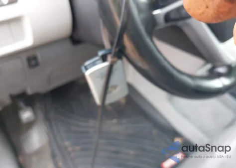 2015 Toyota Sienna Xle 8 Passenger z USA, uszkodzony, nr VIN 5TDYK3DC2FS582546